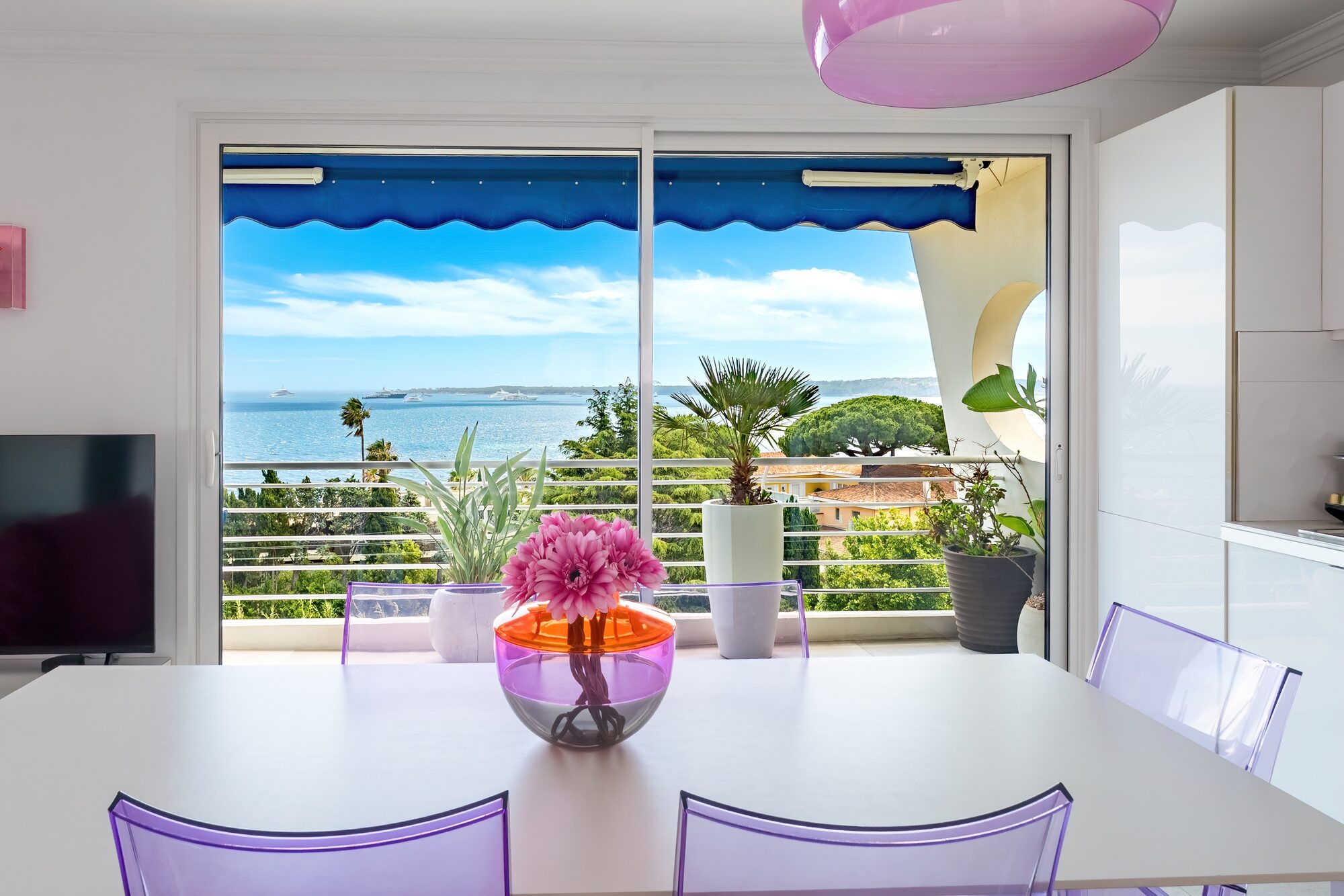 Comedor, vista al mar, Royal Pink