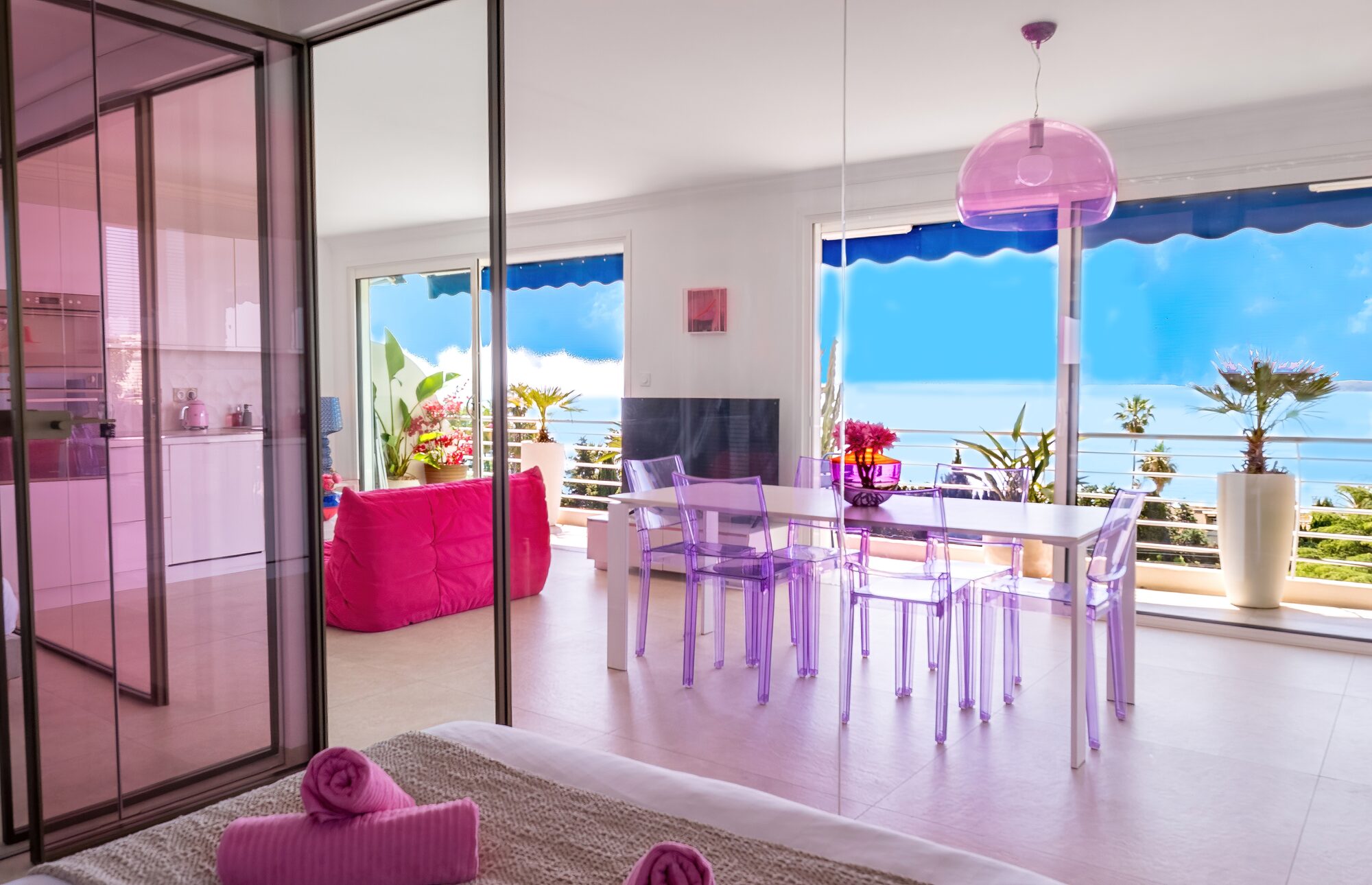 Comedor con vista al mar, Royal Pink
