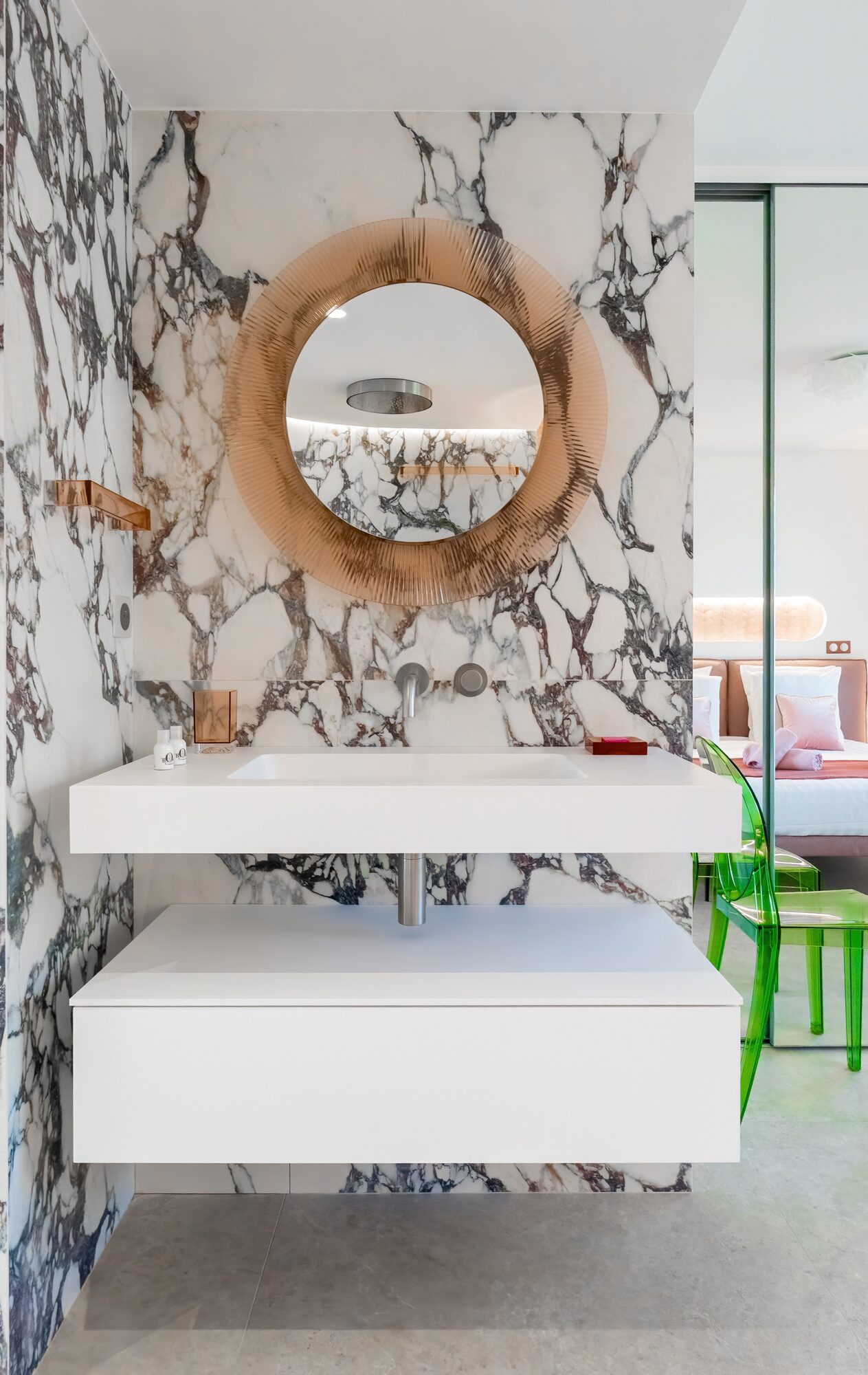 Lavabo de mármol con espejo redondo, Royal Pink